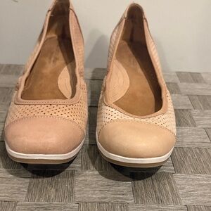🔥2/$10 3/$12 Naturalizer Women's Beige Perforated Wedges